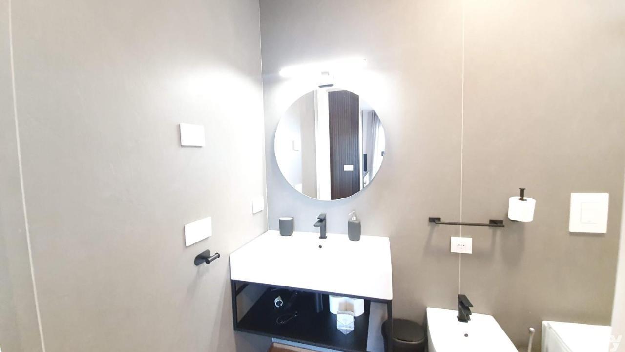 Seven Seas Luxury Apartments - Bari San Girolamo Kültér fotó